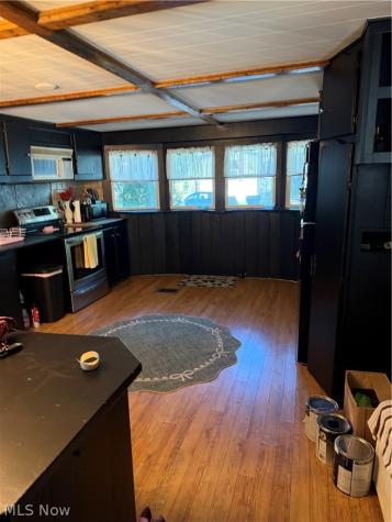 12 E Buddy Street Barberton OH 44203