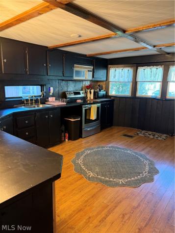 12 E Buddy Street Barberton OH 44203
