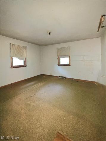 6118 Gladys Avenue Elyria OH 44035