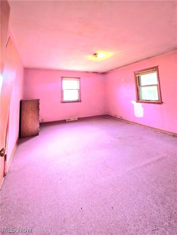 6118 Gladys Avenue Elyria OH 44035