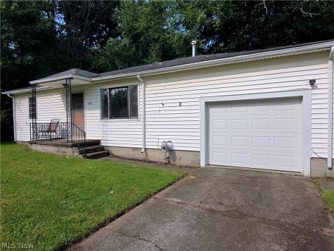 6118 Gladys Avenue Elyria OH 44035