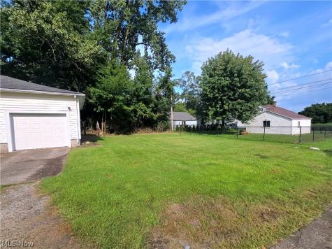 6118 Gladys Avenue Elyria OH 44035