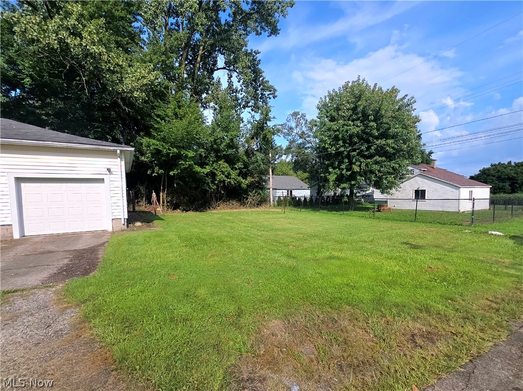 6118 Gladys Avenue Elyria OH 44035