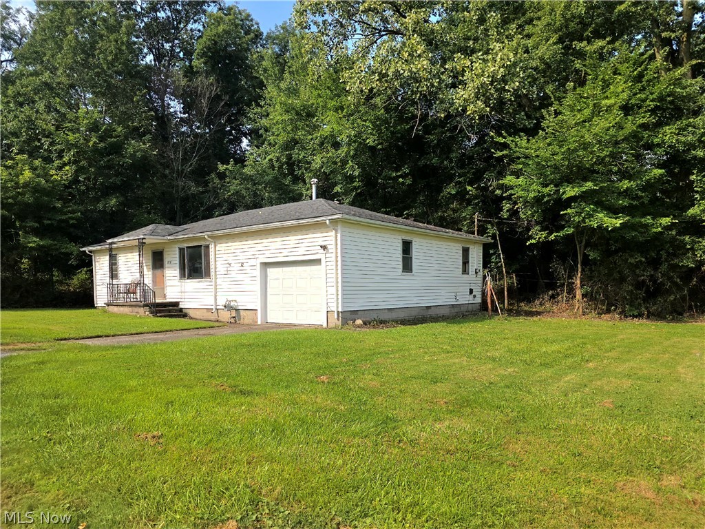 6118 Gladys Avenue Elyria OH 44035