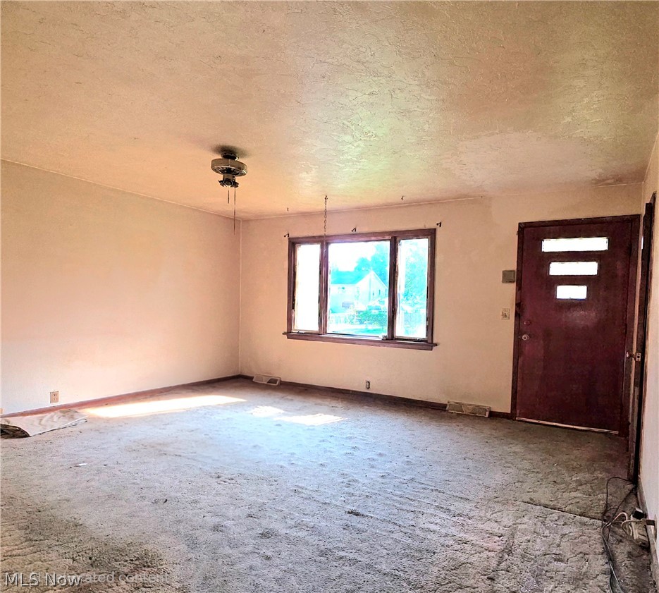 6118 Gladys Avenue Elyria OH 44035