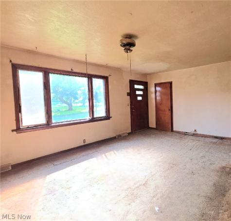 6118 Gladys Avenue Elyria OH 44035