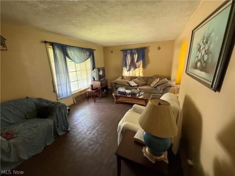 3845 E 143rd Street Cleveland OH 44128