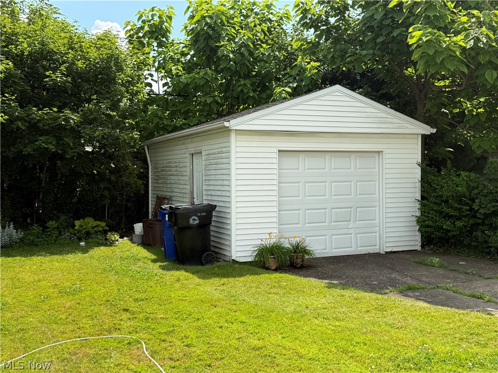 3845 E 143rd Street Cleveland OH 44128