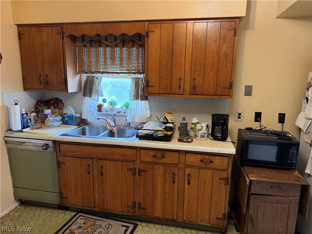 3845 E 143rd Street Cleveland OH 44128