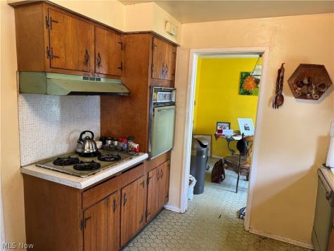 3845 E 143rd Street Cleveland OH 44128