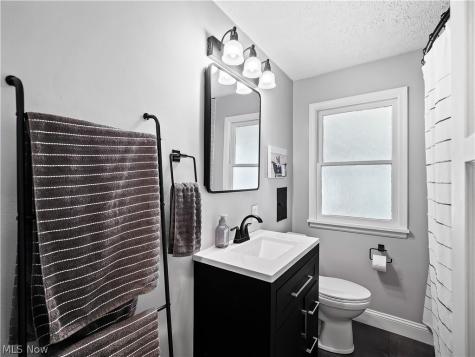 16087 Brinbourne Avenue Middleburg Heights OH 44130