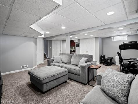 16087 Brinbourne Avenue Middleburg Heights OH 44130