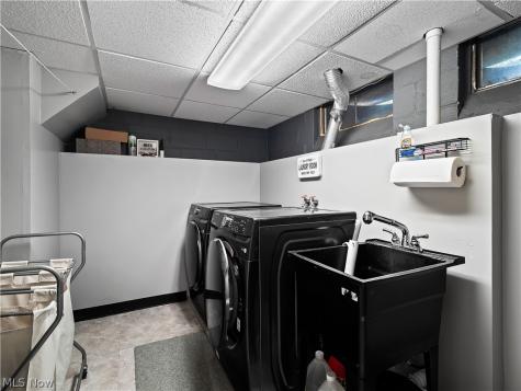 16087 Brinbourne Avenue Middleburg Heights OH 44130
