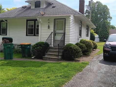 5248 Anthony Street Maple Heights OH 44137