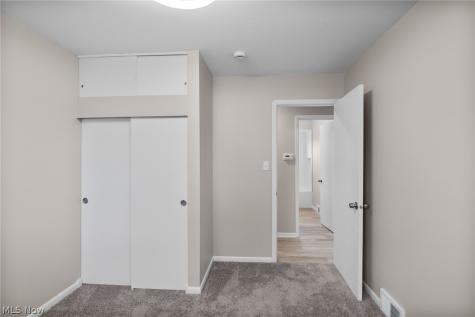 6498 Stonecrest Drive Brook Park OH 44142