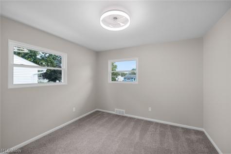6498 Stonecrest Drive Brook Park OH 44142