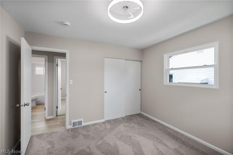 6498 Stonecrest Drive Brook Park OH 44142