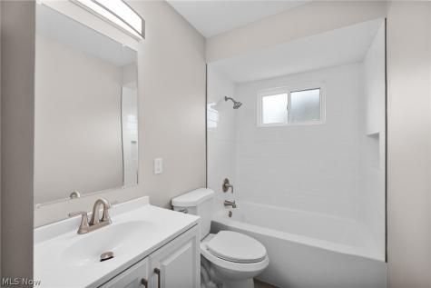 6498 Stonecrest Drive Brook Park OH 44142