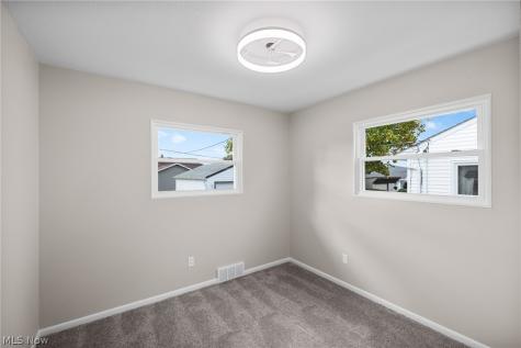 6498 Stonecrest Drive Brook Park OH 44142
