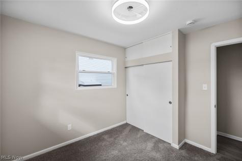 6498 Stonecrest Drive Brook Park OH 44142