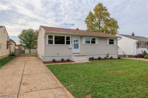 6498 Stonecrest Drive Brook Park OH 44142