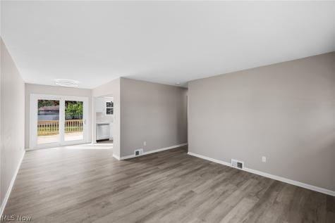 6498 Stonecrest Drive Brook Park OH 44142