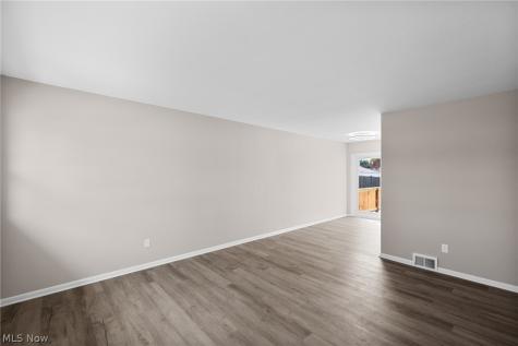 6498 Stonecrest Drive Brook Park OH 44142