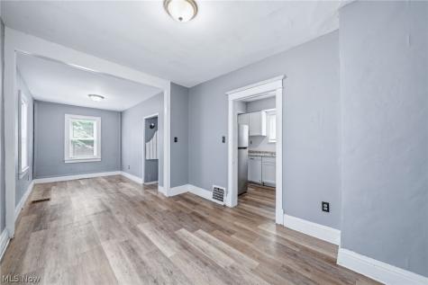 268 N Adams Street Akron OH 44304