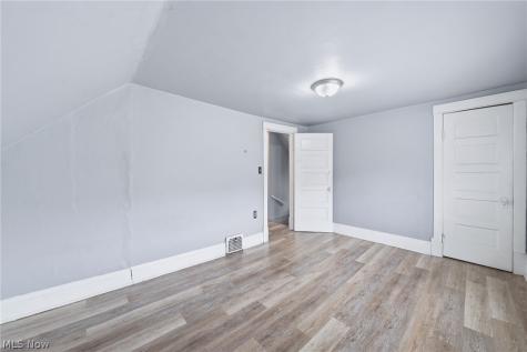 268 N Adams Street Akron OH 44304