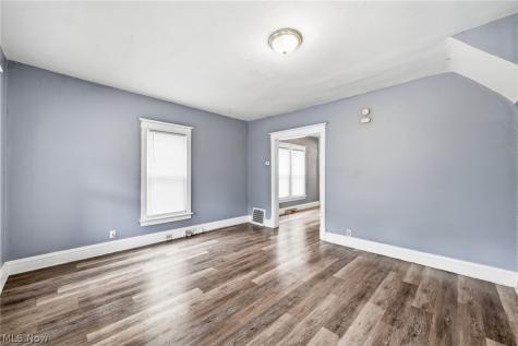 268 N Adams Street Akron OH 44304