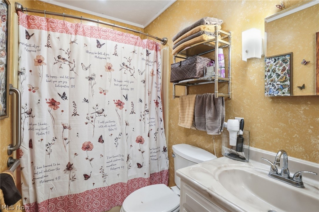 262 W 4th Street Frazeysburg OH 43822