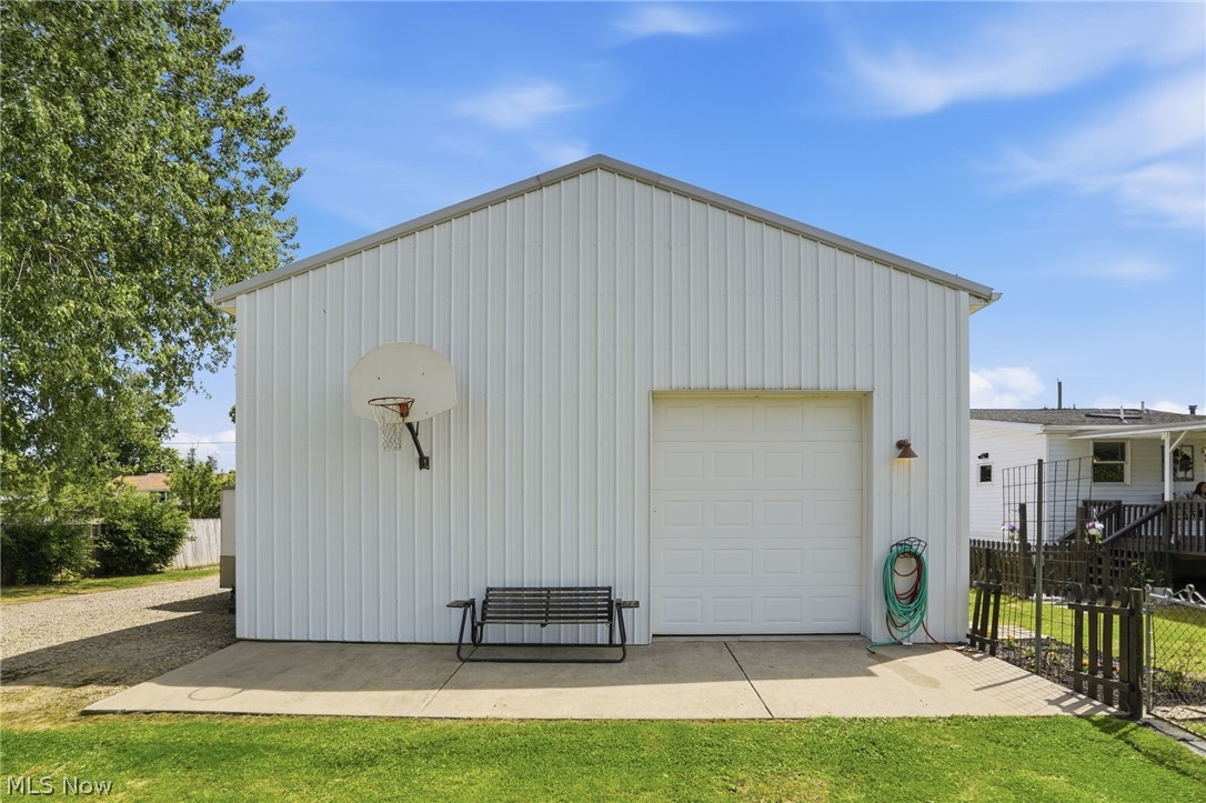 262 W 4th Street Frazeysburg OH 43822