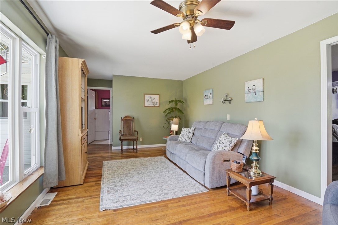 262 W 4th Street Frazeysburg OH 43822