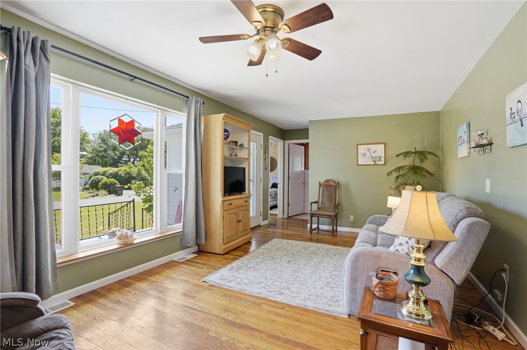 262 W 4th Street Frazeysburg OH 43822