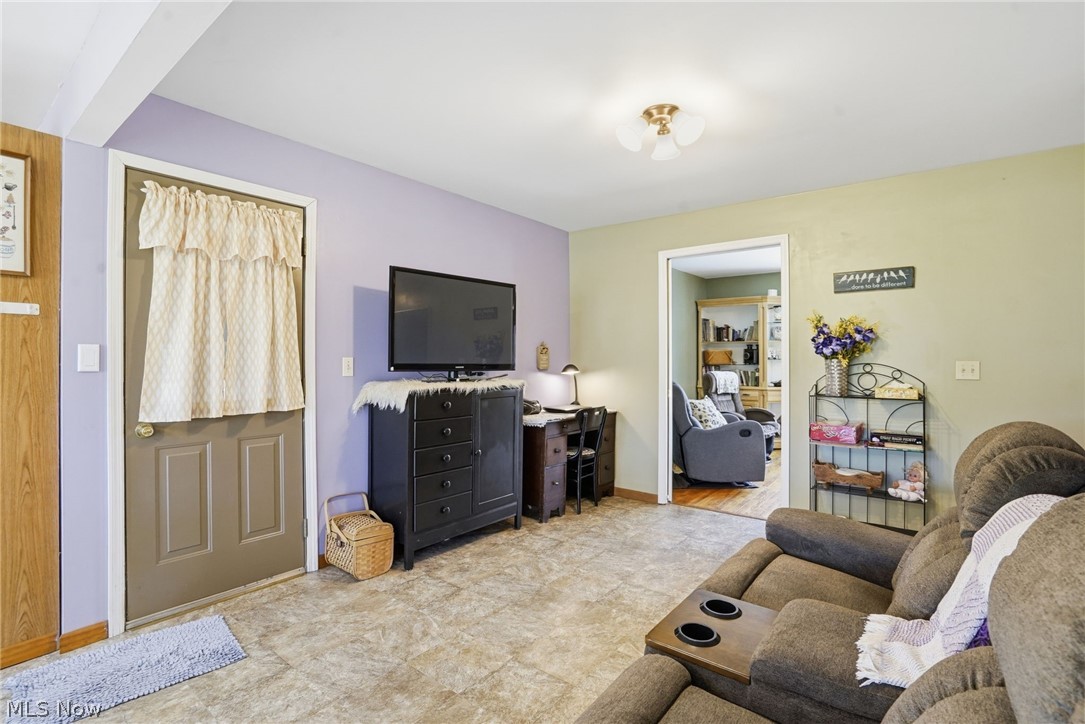262 W 4th Street Frazeysburg OH 43822