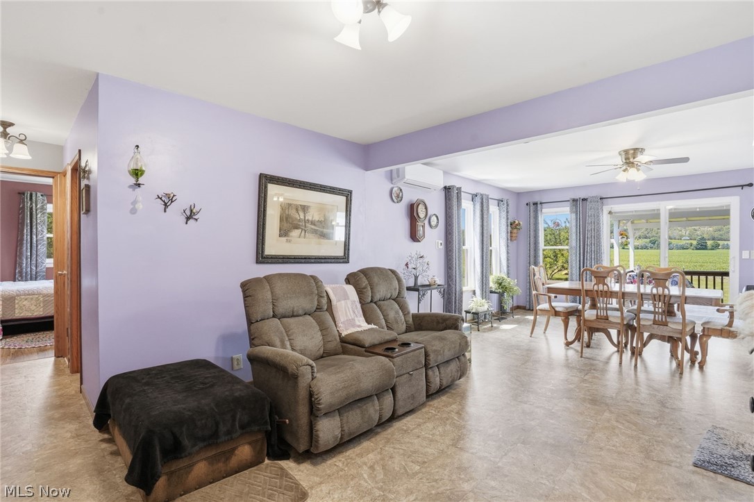 262 W 4th Street Frazeysburg OH 43822