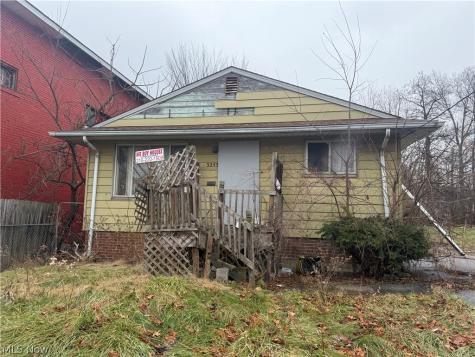 3253 E 143rd Street Cleveland OH 44120
