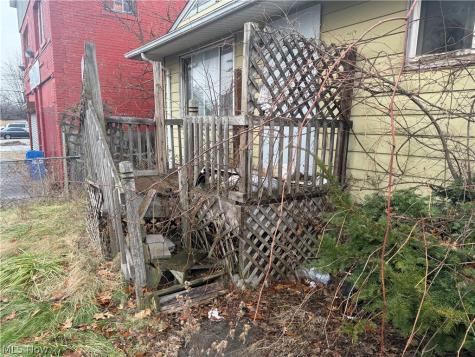 3253 E 143rd Street Cleveland OH 44120