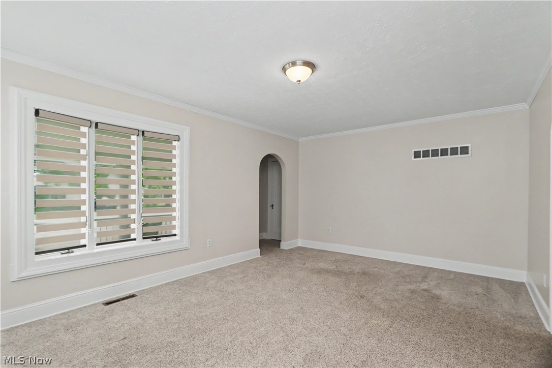 18 W Maxwell Drive Shelby OH 44875