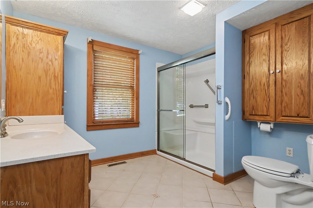 18 W Maxwell Drive Shelby OH 44875