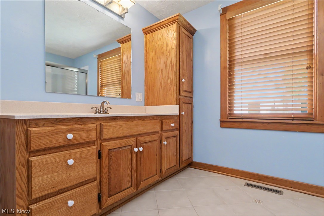 18 W Maxwell Drive Shelby OH 44875