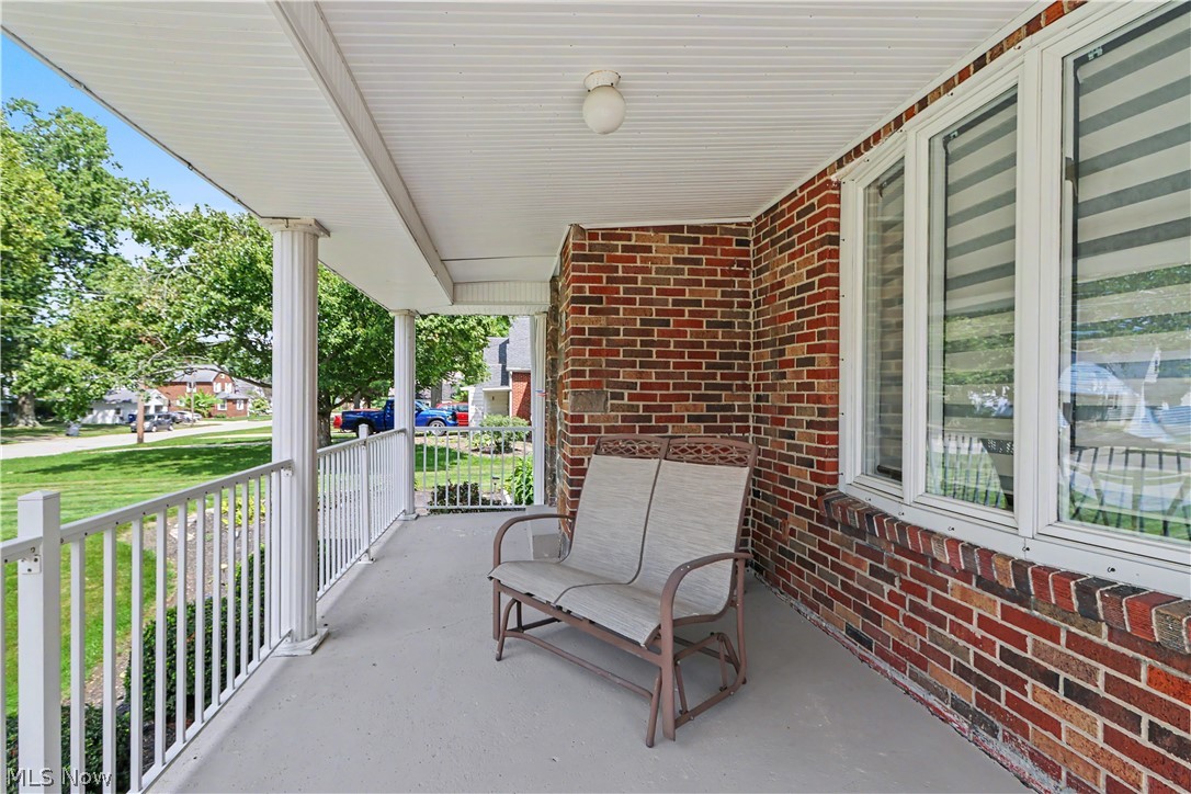 18 W Maxwell Drive Shelby OH 44875