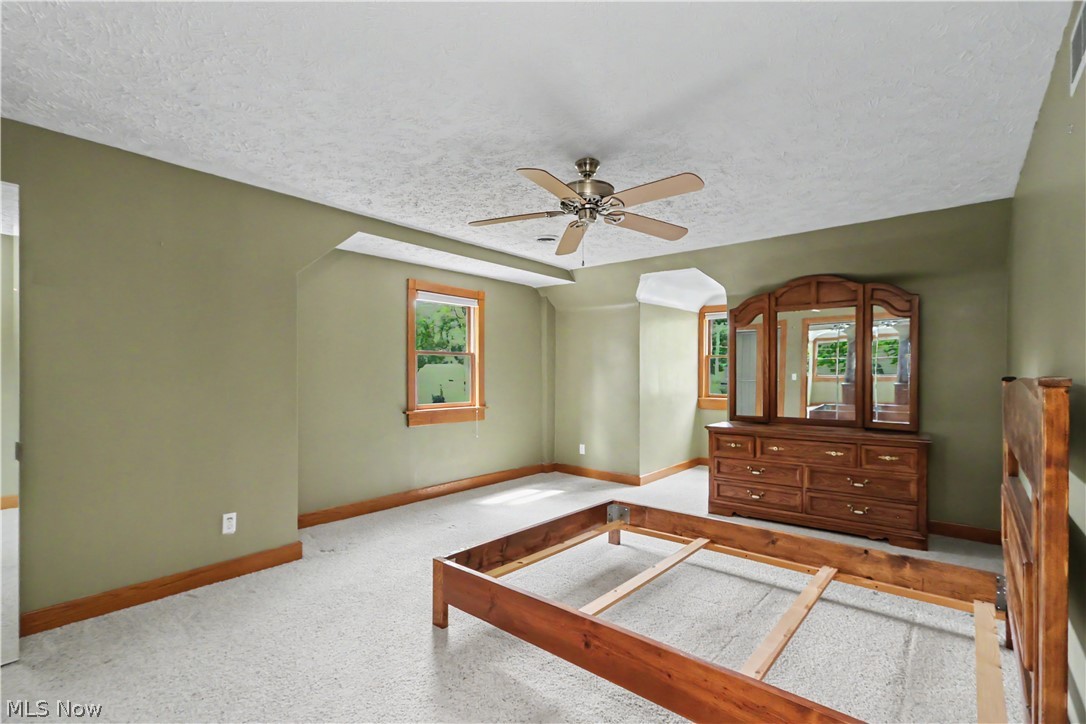 18 W Maxwell Drive Shelby OH 44875
