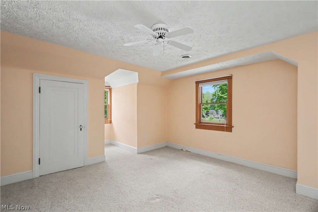 18 W Maxwell Drive Shelby OH 44875
