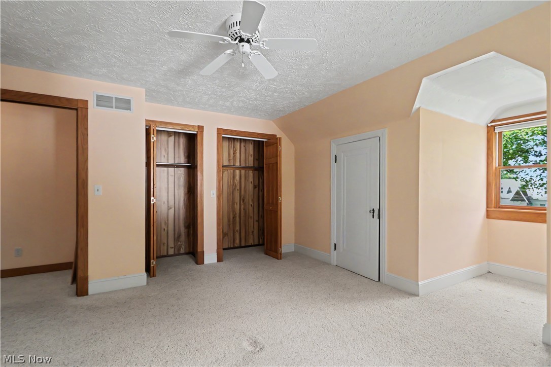 18 W Maxwell Drive Shelby OH 44875