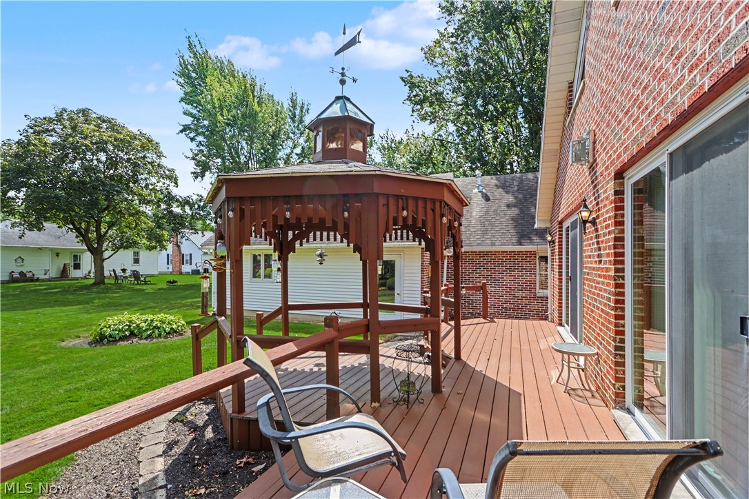 18 W Maxwell Drive Shelby OH 44875