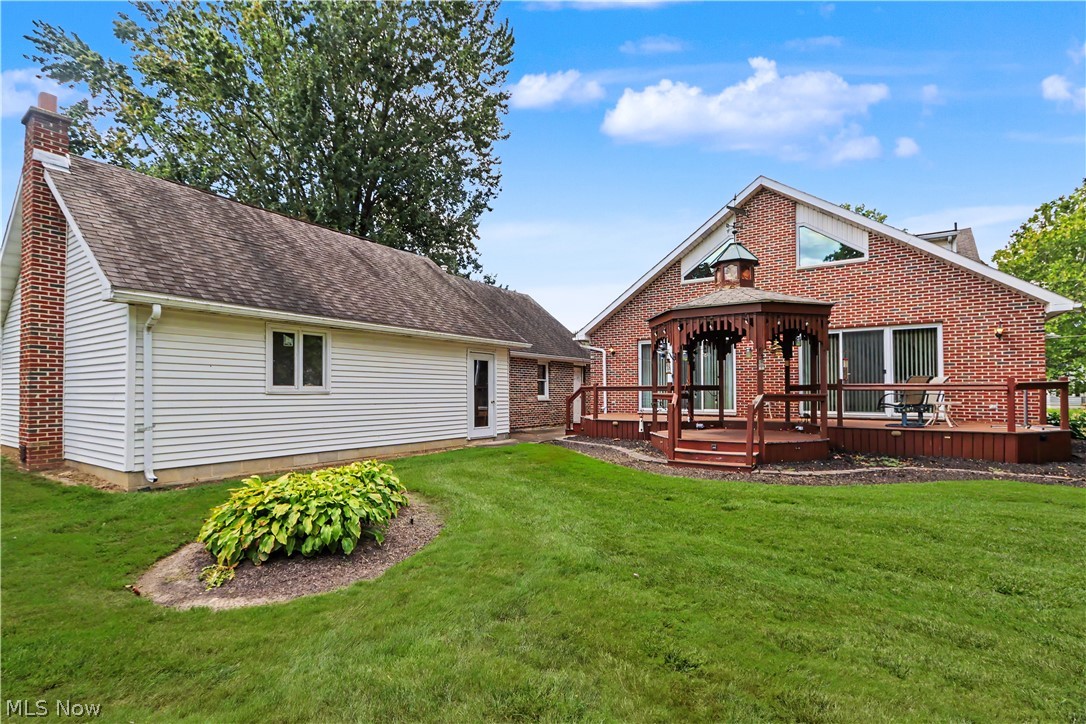 18 W Maxwell Drive Shelby OH 44875