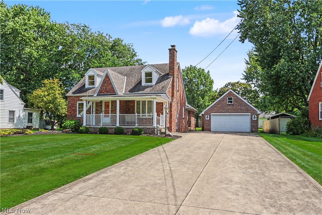 18 W Maxwell Drive Shelby OH 44875