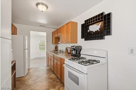 176 Clinton Avenue Elyria OH 44035
