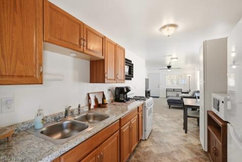 176 Clinton Avenue Elyria OH 44035